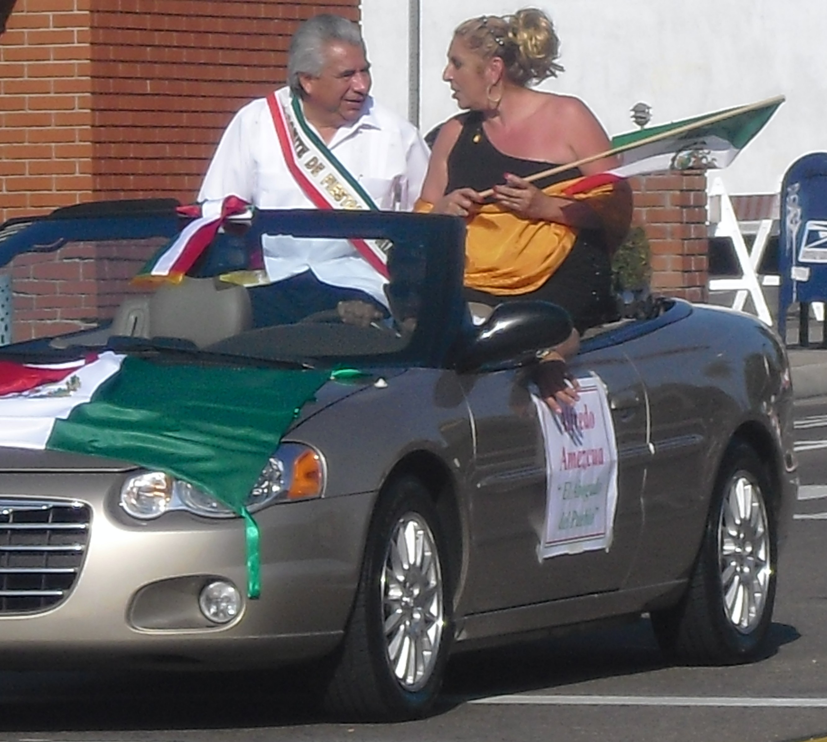 Watch our goofy elected officials in today’s Fiestas Patrias parade in DTSA New Santa Ana